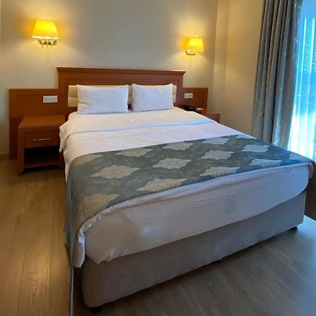 Premier Vista Hotel 실리브리 외부 사진