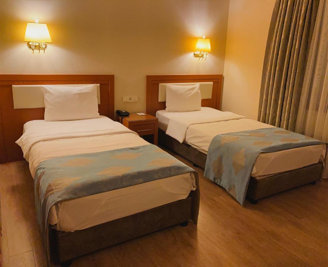 Premier Vista Hotel 실리브리 외부 사진