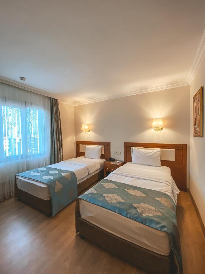 Premier Vista Hotel 실리브리 외부 사진