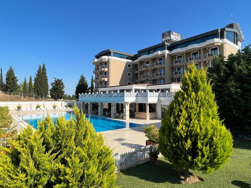 Premier Vista Hotel 실리브리 외부 사진